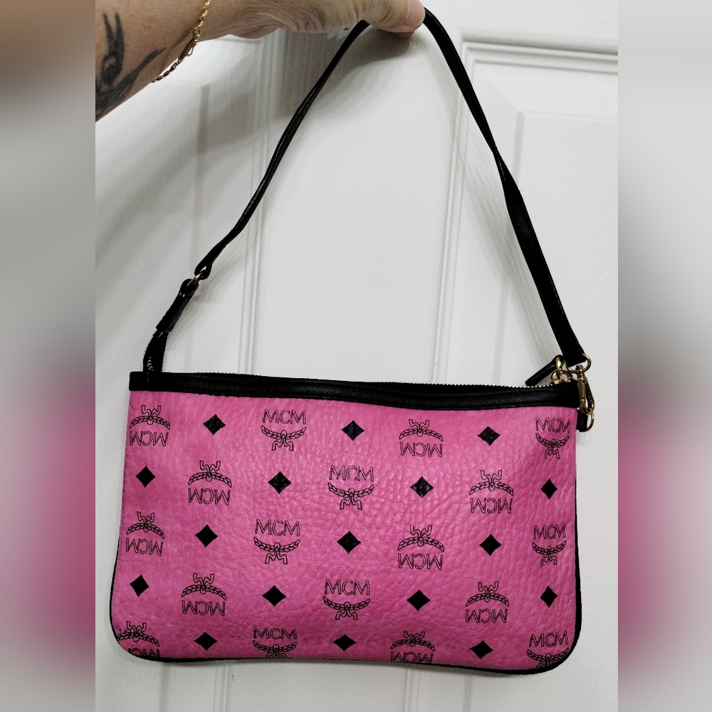 MCM Tote With MCM Pouch And MCM Wallet - Picture 7 of 12